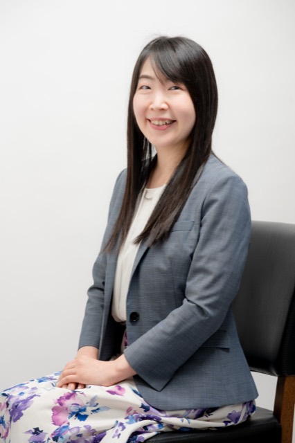 税理士　油野 佳美 先生